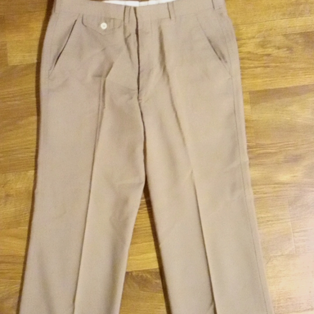Men's taupe dress pant size 30x32 by Stanley Blacker.